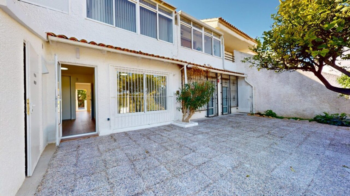 2 Bed Apartment for sale in Villamartin Costa Blanca, Alicante, Spain