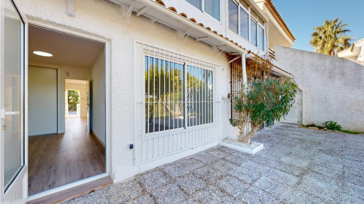 2 Bed Apartment for sale in Villamartin Costa Blanca, Alicante, Spain