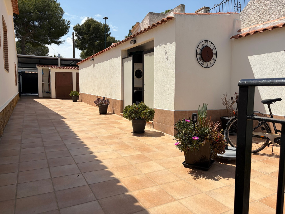 4 Bed Townhouse for sale in Pinar De Campoverde Costa Blanca, Alicante, Spain