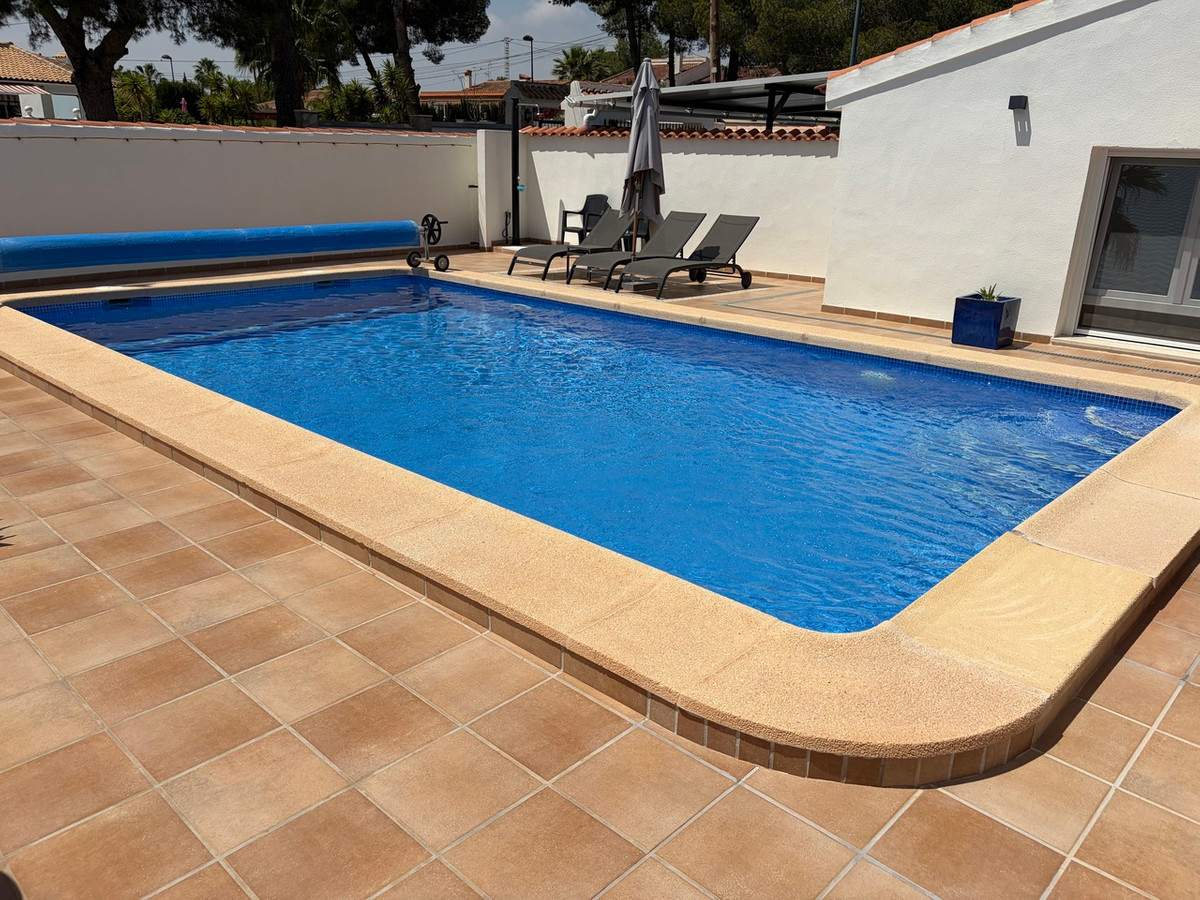 4 Bed Townhouse for sale in Pinar De Campoverde Costa Blanca, Alicante, Spain