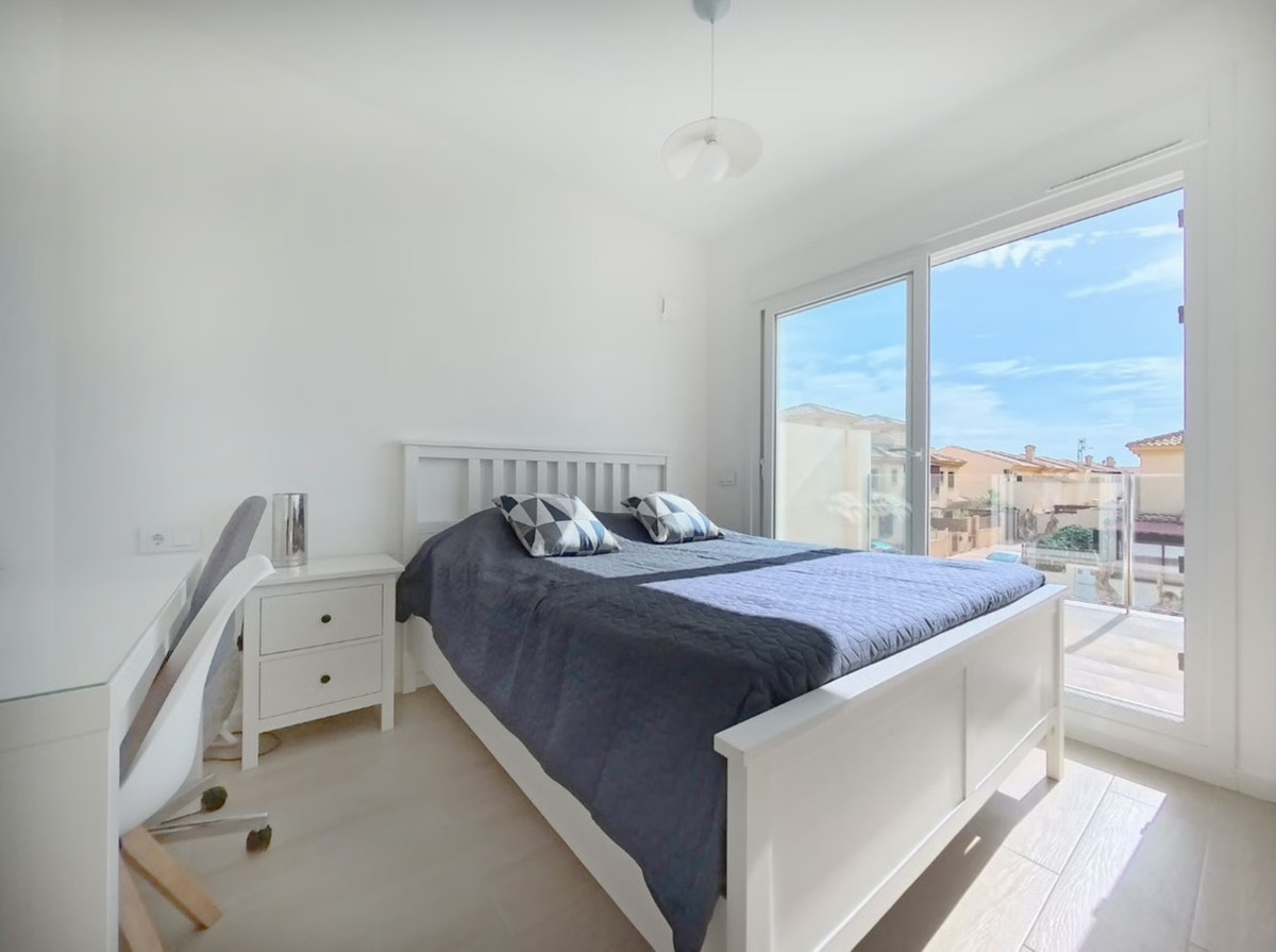 Se vende Villa - Chalet de 3 dormitorios en Costa Blanca, Alicante, España