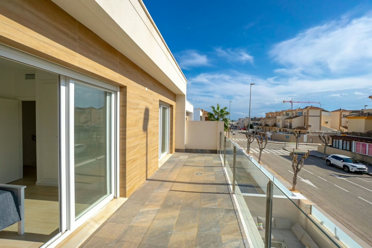 Se vende Villa - Chalet de 3 dormitorios en Costa Blanca, Alicante, España