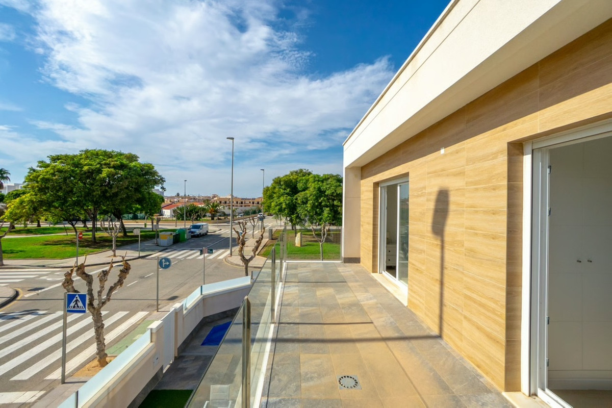 Se vende Villa - Chalet de 3 dormitorios en Costa Blanca, Alicante, España