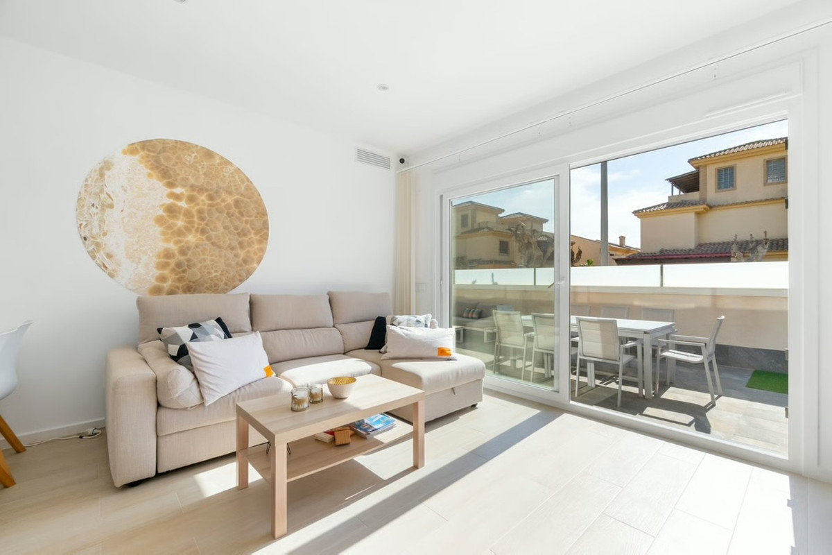 Se vende Villa - Chalet de 3 dormitorios en Costa Blanca, Alicante, España