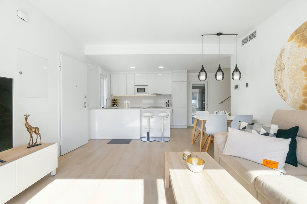 Se vende Villa - Chalet de 3 dormitorios en Costa Blanca, Alicante, España
