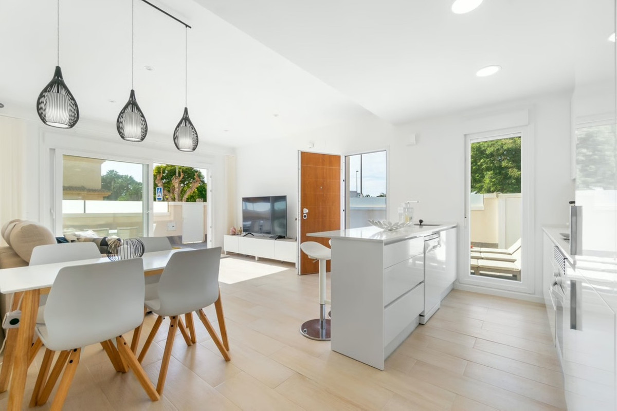 Se vende Villa - Chalet de 3 dormitorios en Costa Blanca, Alicante, España
