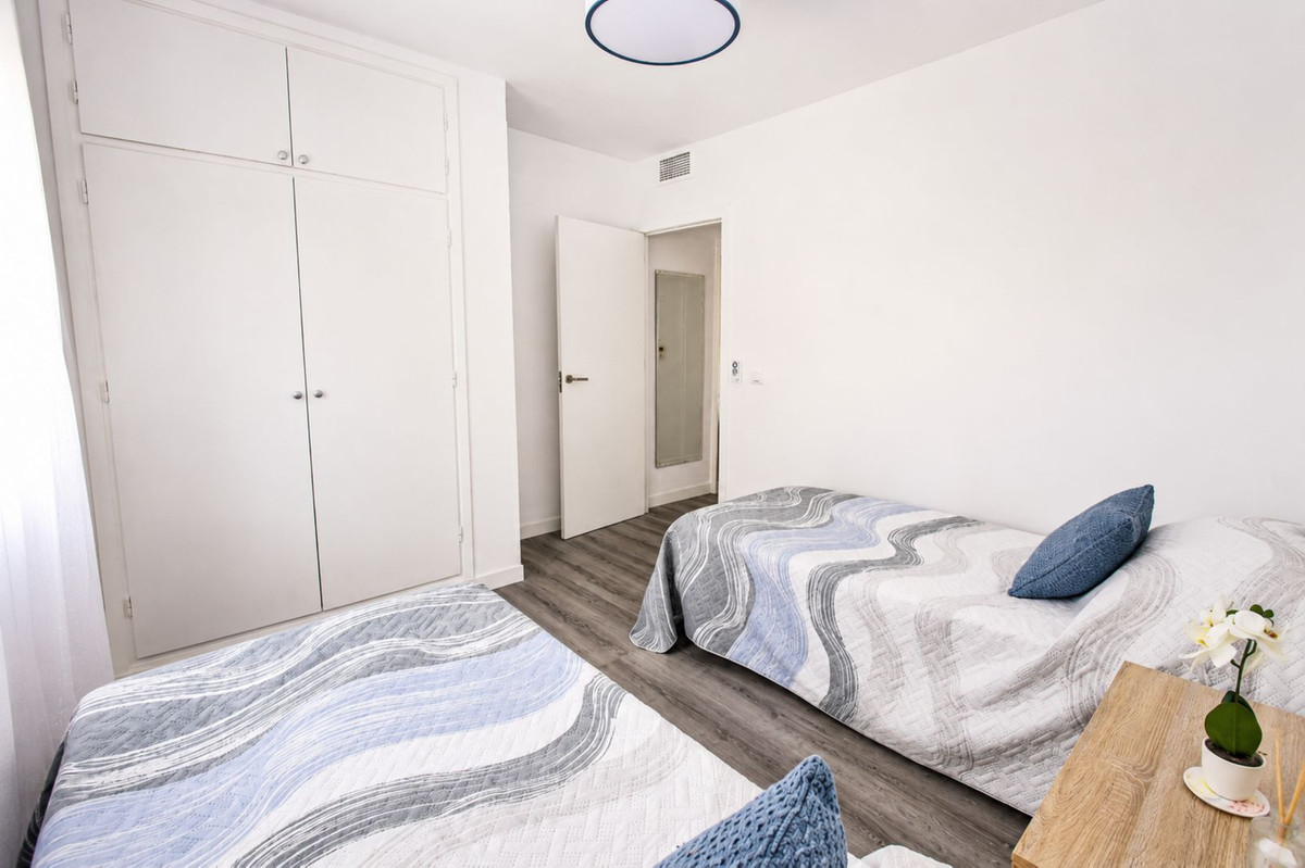 Se vende Apartamento Planta Media de 2 dormitorios en Costa Del Sol, Málaga, España