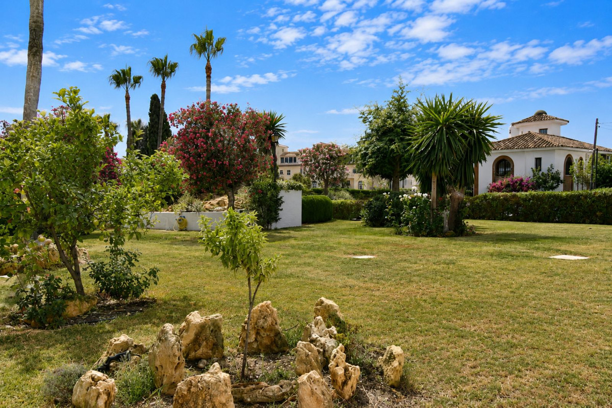 Se vende Apartamento Planta Media de 2 dormitorios en Costa Del Sol, Málaga, España