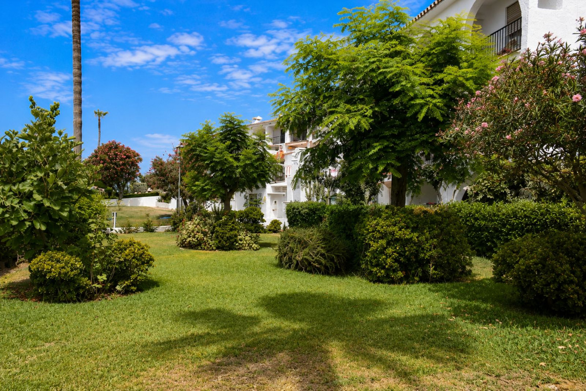 Se vende Apartamento Planta Media de 2 dormitorios en Costa Del Sol, Málaga, España