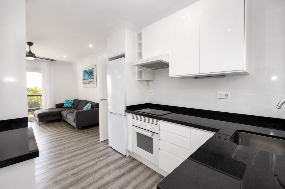Se vende Apartamento Planta Media de 2 dormitorios en Costa Del Sol, Málaga, España