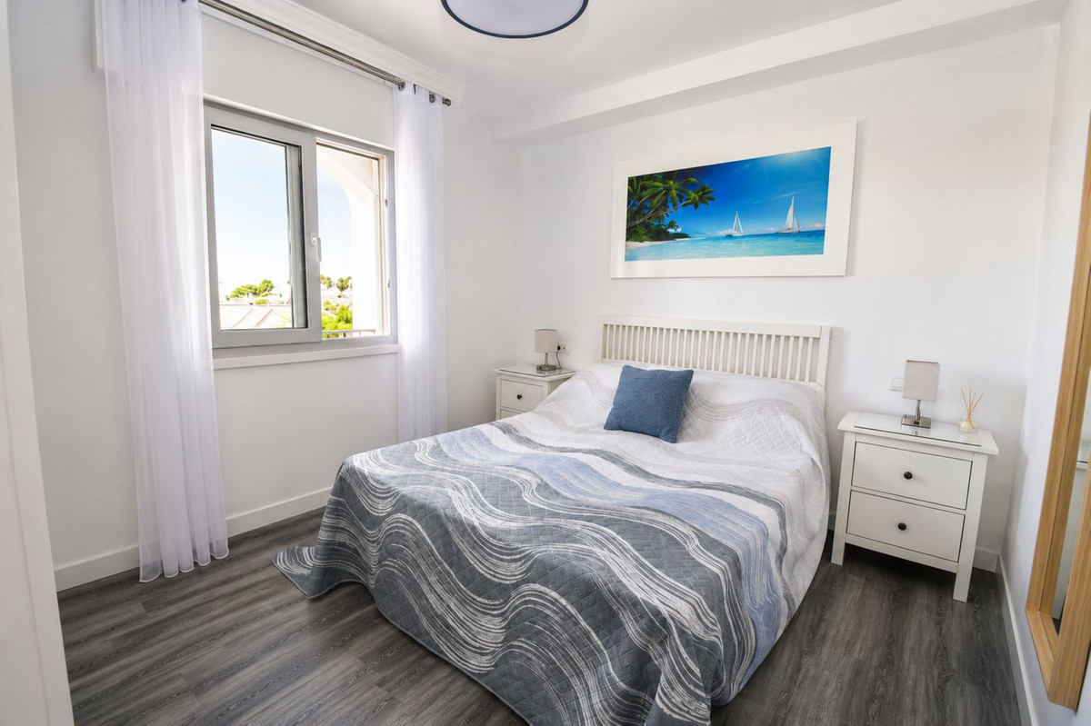Se vende Apartamento Planta Media de 2 dormitorios en Costa Del Sol, Málaga, España