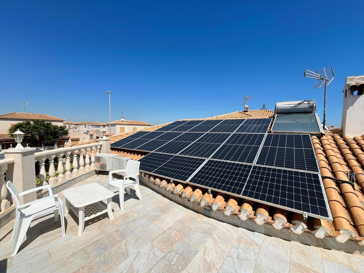 Se vende Villa - Chalet de 3 dormitorios en Costa Blanca, Alicante, España