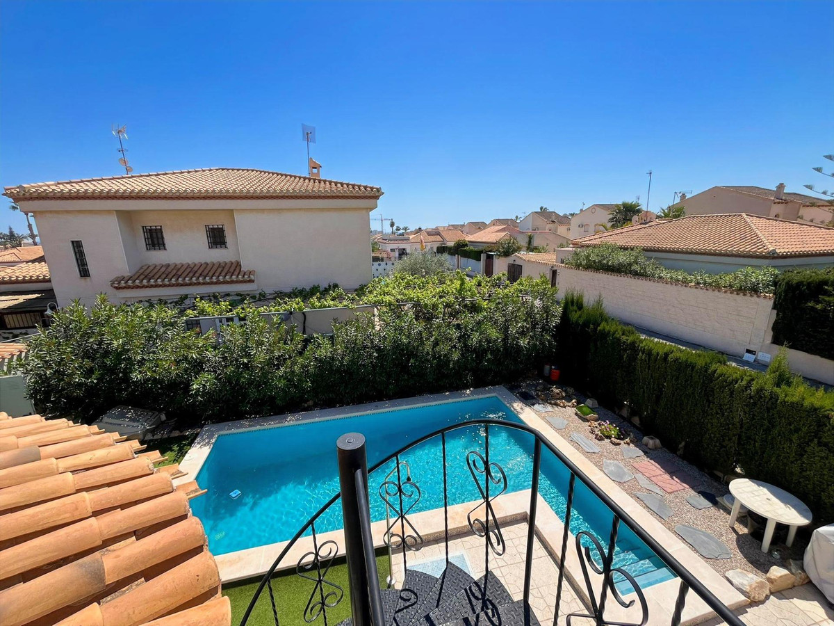 Se vende Villa - Chalet de 3 dormitorios en Costa Blanca, Alicante, España