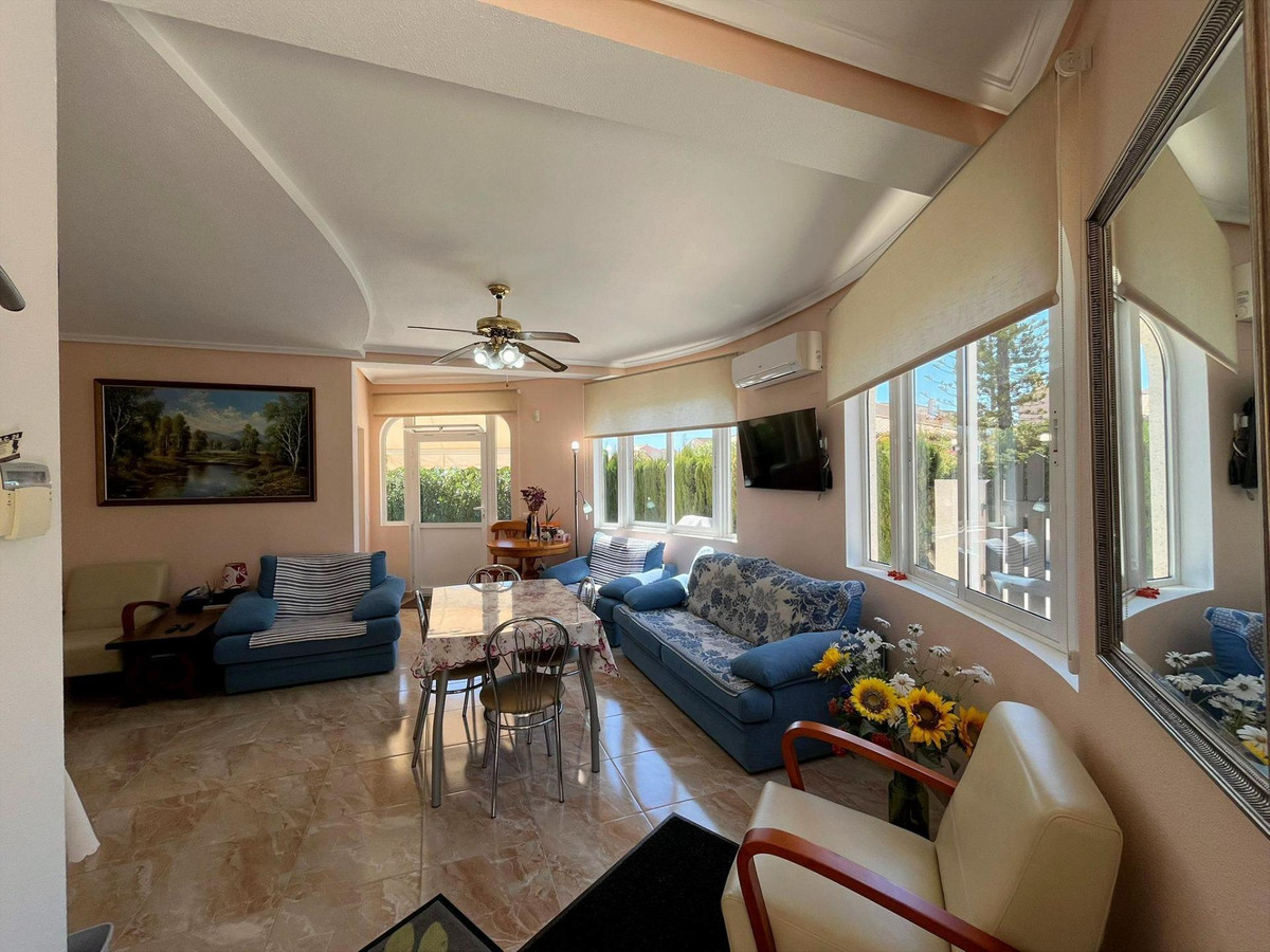 Se vende Villa - Chalet de 3 dormitorios en Costa Blanca, Alicante, España