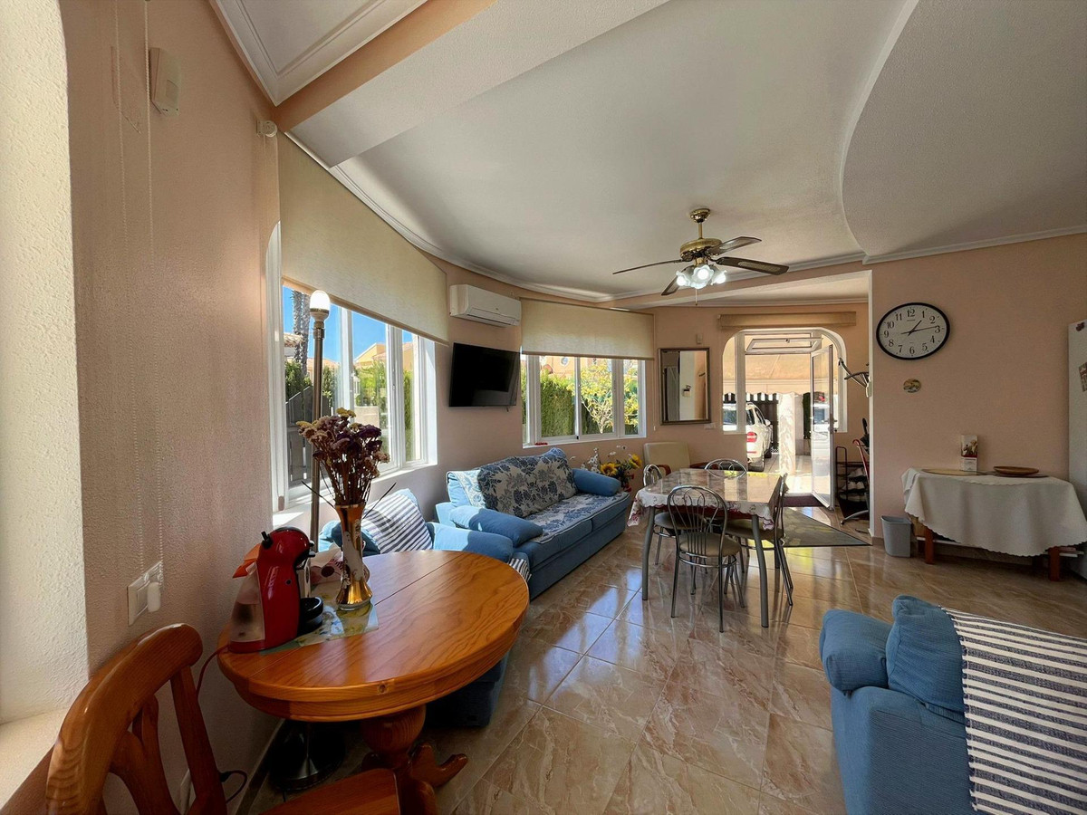 Se vende Villa - Chalet de 3 dormitorios en Costa Blanca, Alicante, España
