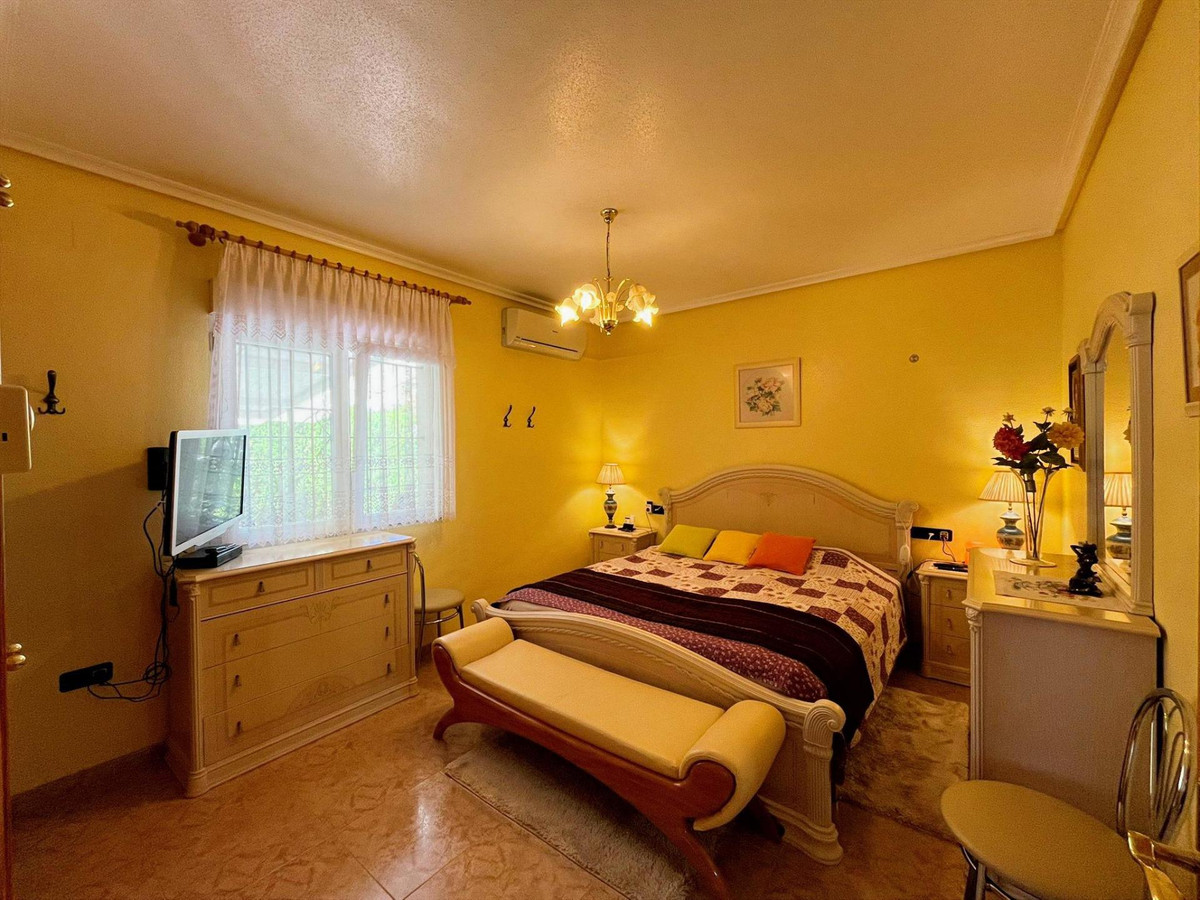 Se vende Villa - Chalet de 3 dormitorios en Costa Blanca, Alicante, España