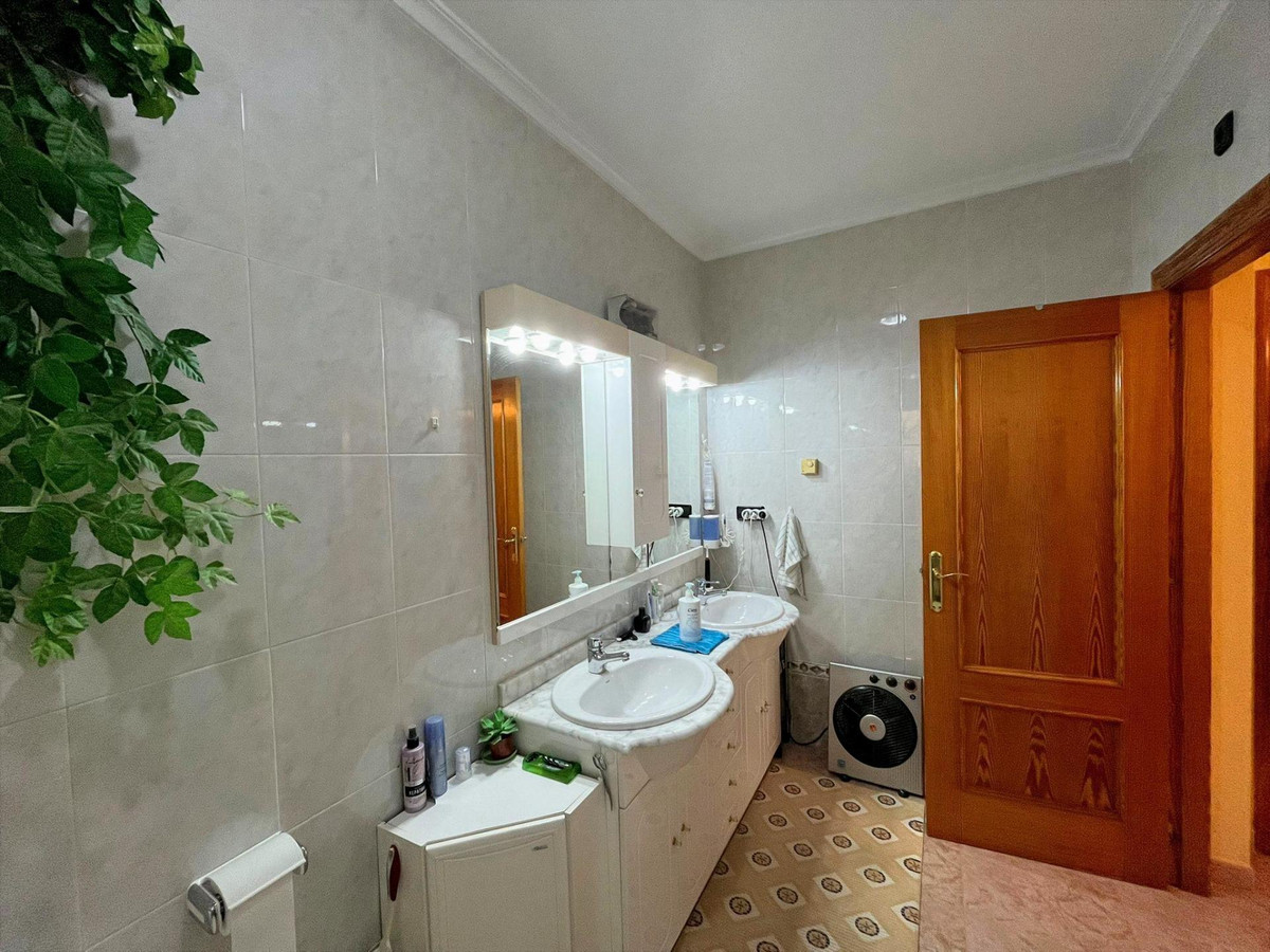 Se vende Villa - Chalet de 3 dormitorios en Costa Blanca, Alicante, España