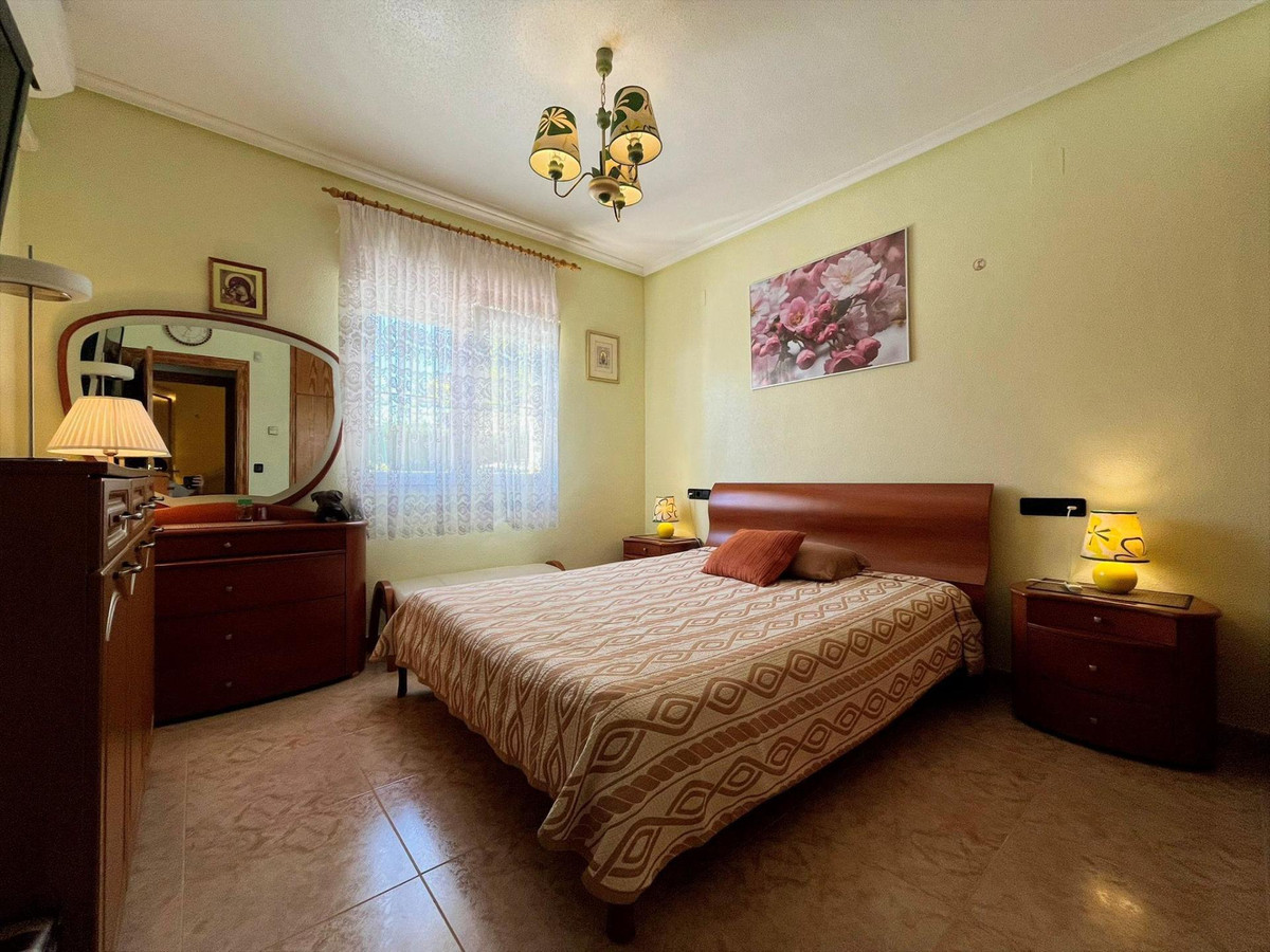 Se vende Villa - Chalet de 3 dormitorios en Costa Blanca, Alicante, España