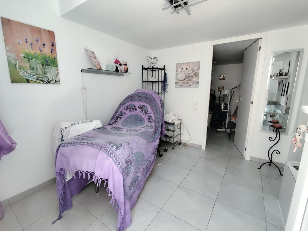 4 Bed Townhouse for sale in Playa Flamenca Costa Blanca, Alicante, Spain