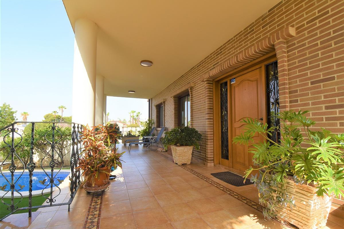 Se vende Villa - Chalet de 5 dormitorios en Costa Blanca, Alicante, España