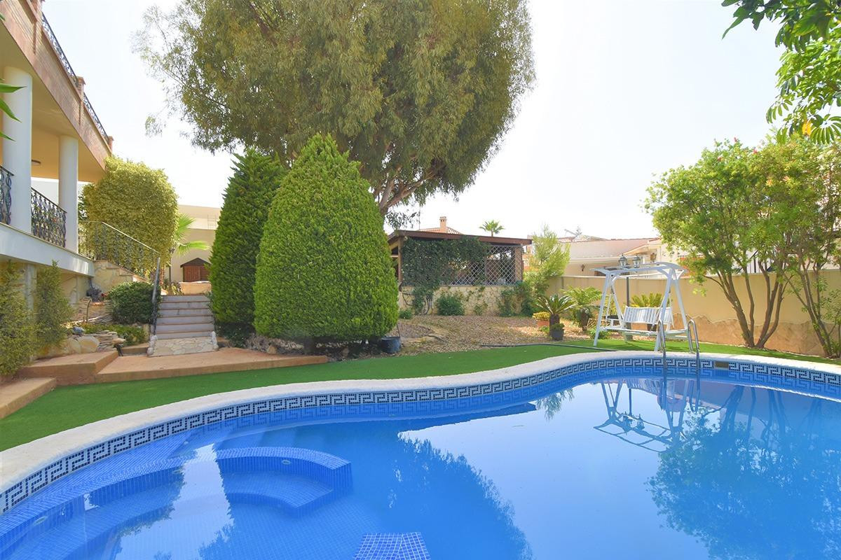 Se vende Villa - Chalet de 5 dormitorios en Costa Blanca, Alicante, España