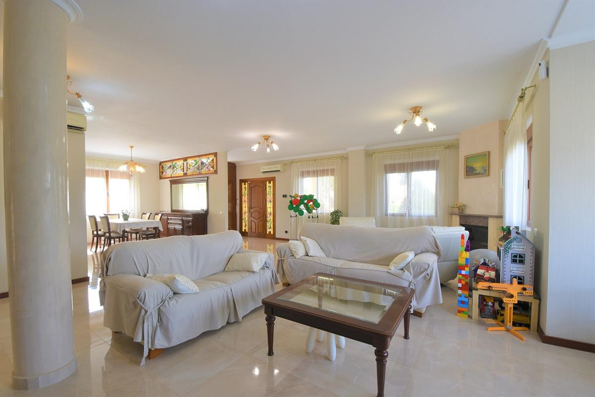 Se vende Villa - Chalet de 5 dormitorios en Costa Blanca, Alicante, España