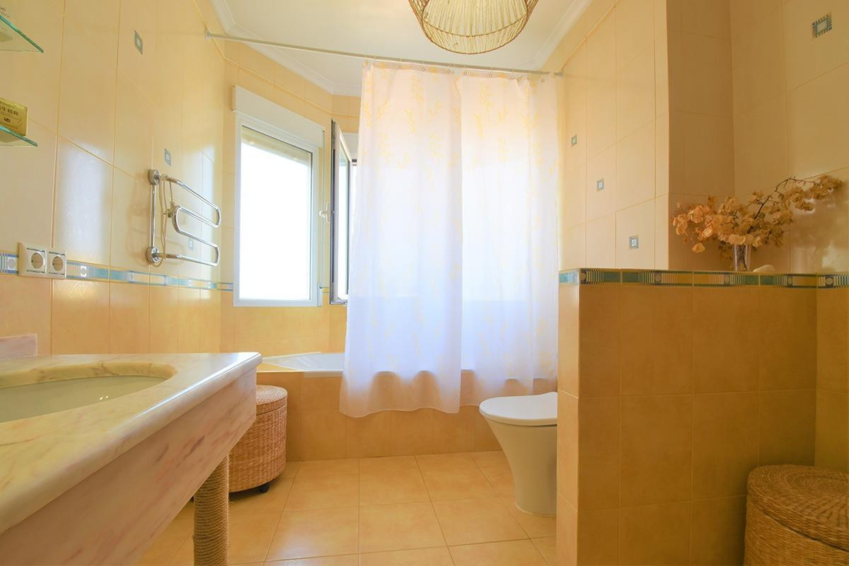 Se vende Villa - Chalet de 5 dormitorios en Costa Blanca, Alicante, España