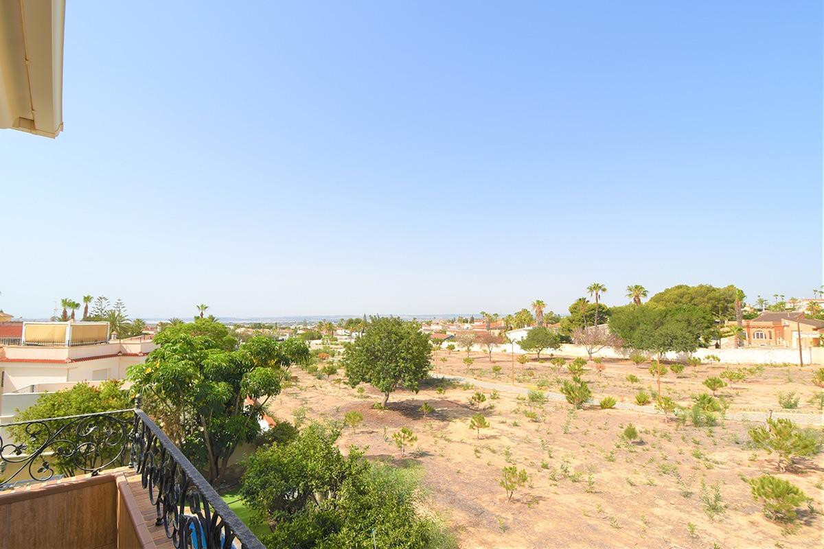 Se vende Villa - Chalet de 5 dormitorios en Costa Blanca, Alicante, España