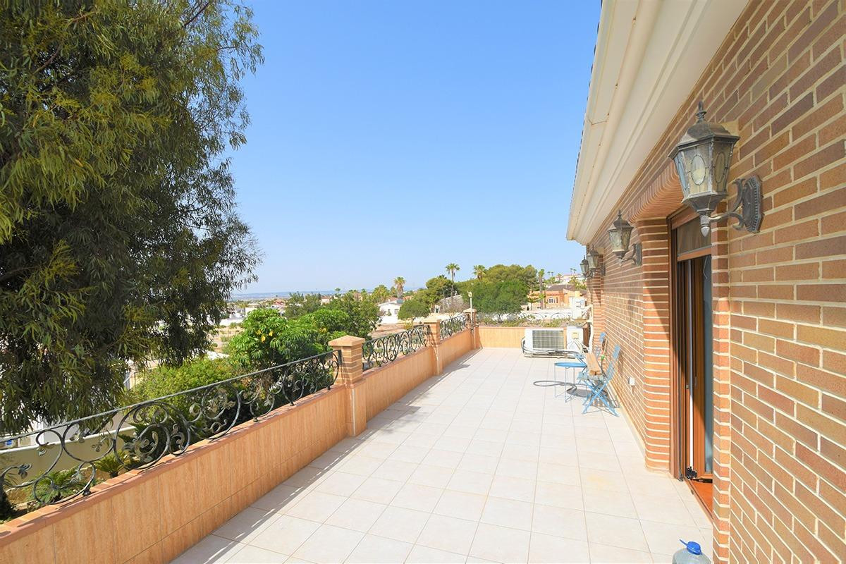 Se vende Villa - Chalet de 5 dormitorios en Costa Blanca, Alicante, España