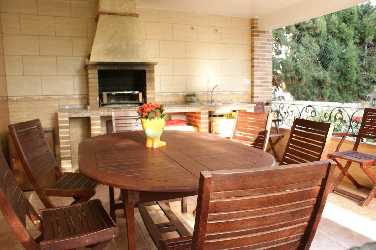 Se vende Villa - Chalet de 5 dormitorios en Costa Blanca, Alicante, España