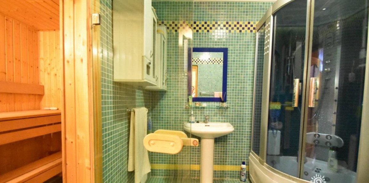 Se vende Villa - Chalet de 5 dormitorios en Costa Blanca, Alicante, España
