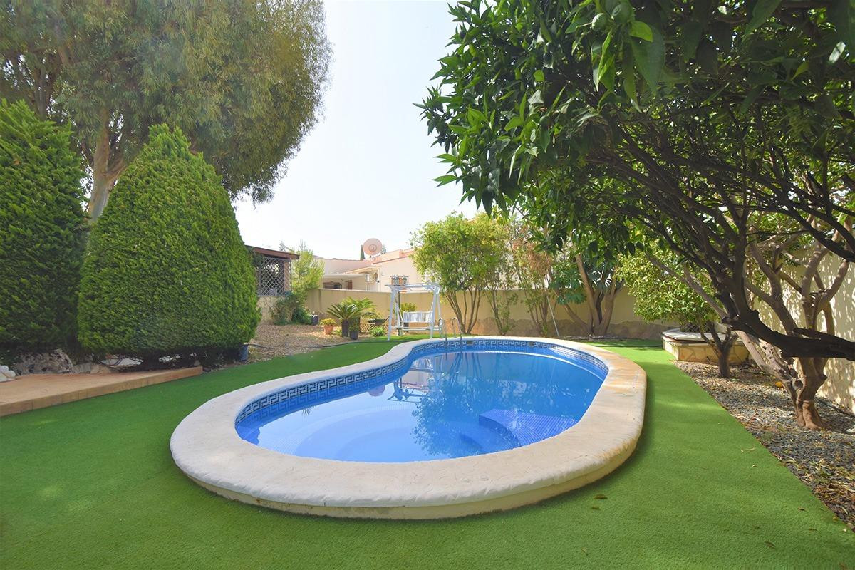 Se vende Villa - Chalet de 5 dormitorios en Costa Blanca, Alicante, España