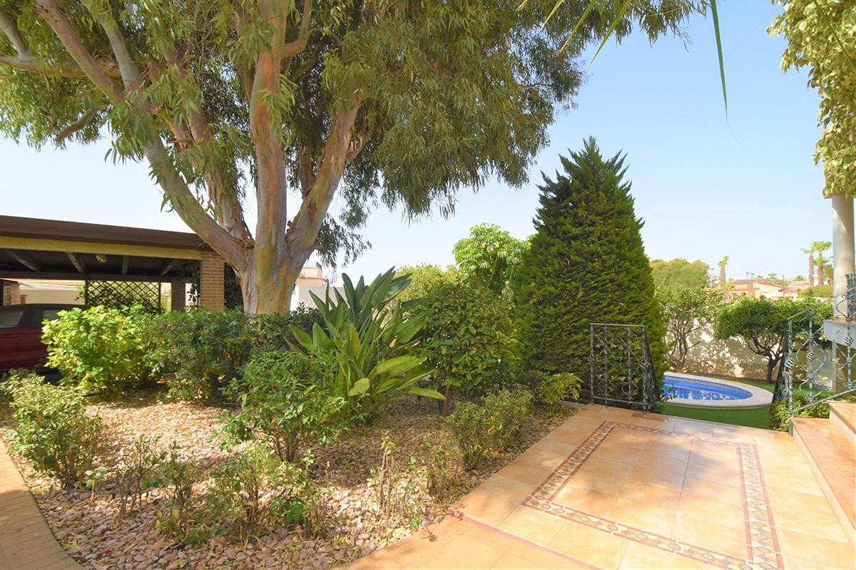 Se vende Villa - Chalet de 5 dormitorios en Costa Blanca, Alicante, España