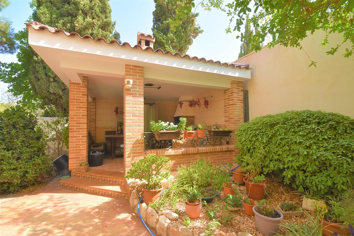 Se vende Villa - Chalet de 5 dormitorios en Costa Blanca, Alicante, España