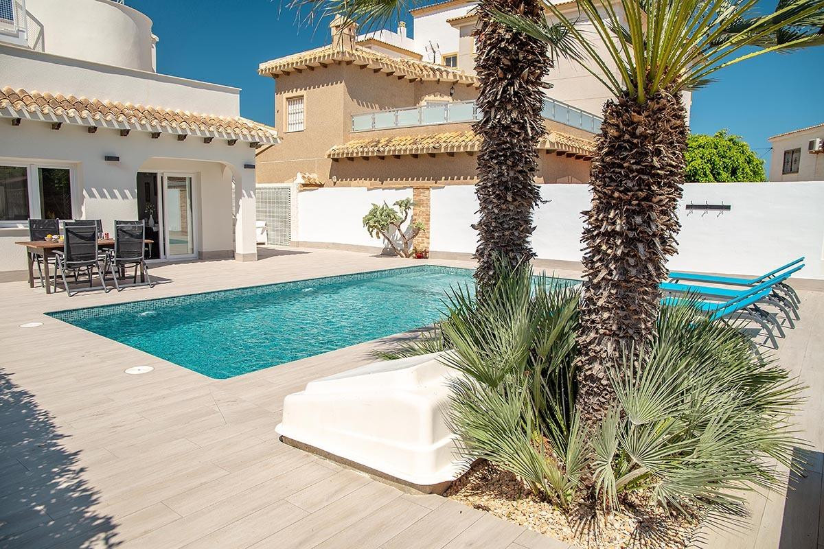 3 Bed Townhouse for sale in Playa Flamenca Costa Blanca, Alicante, Spain