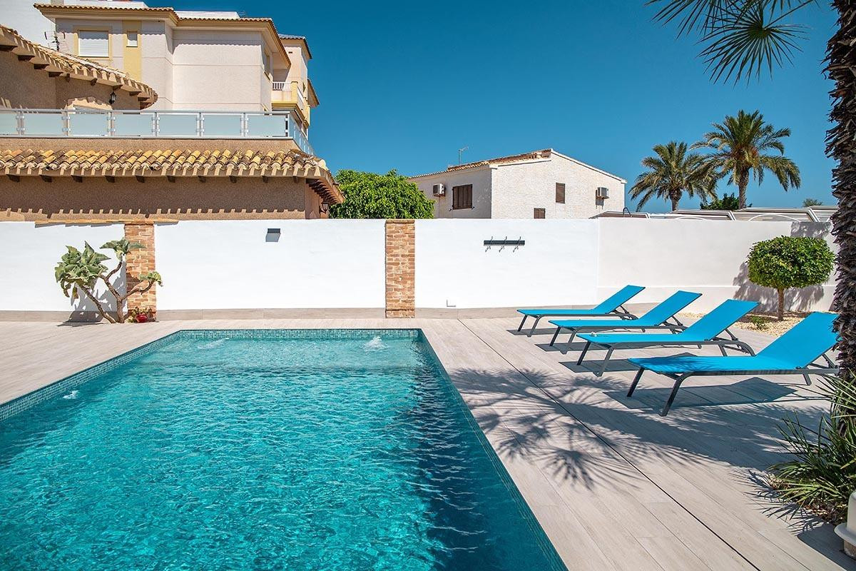 3 Bed Townhouse for sale in Playa Flamenca Costa Blanca, Alicante, Spain