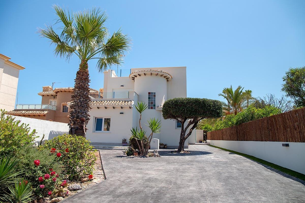 3 Bed Townhouse for sale in Playa Flamenca Costa Blanca, Alicante, Spain