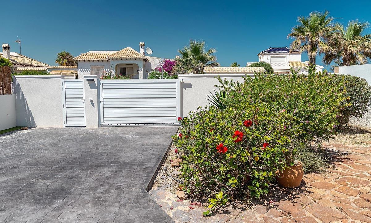 3 Bed Townhouse for sale in Playa Flamenca Costa Blanca, Alicante, Spain