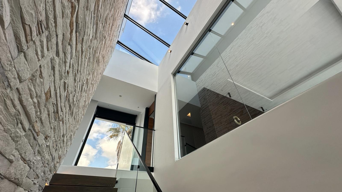 Se vende Villa - Chalet de 4 dormitorios en Costa Blanca, Alicante, España