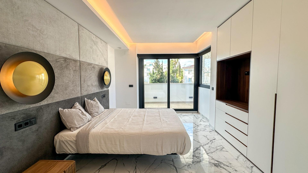 Se vende Villa - Chalet de 4 dormitorios en Costa Blanca, Alicante, España