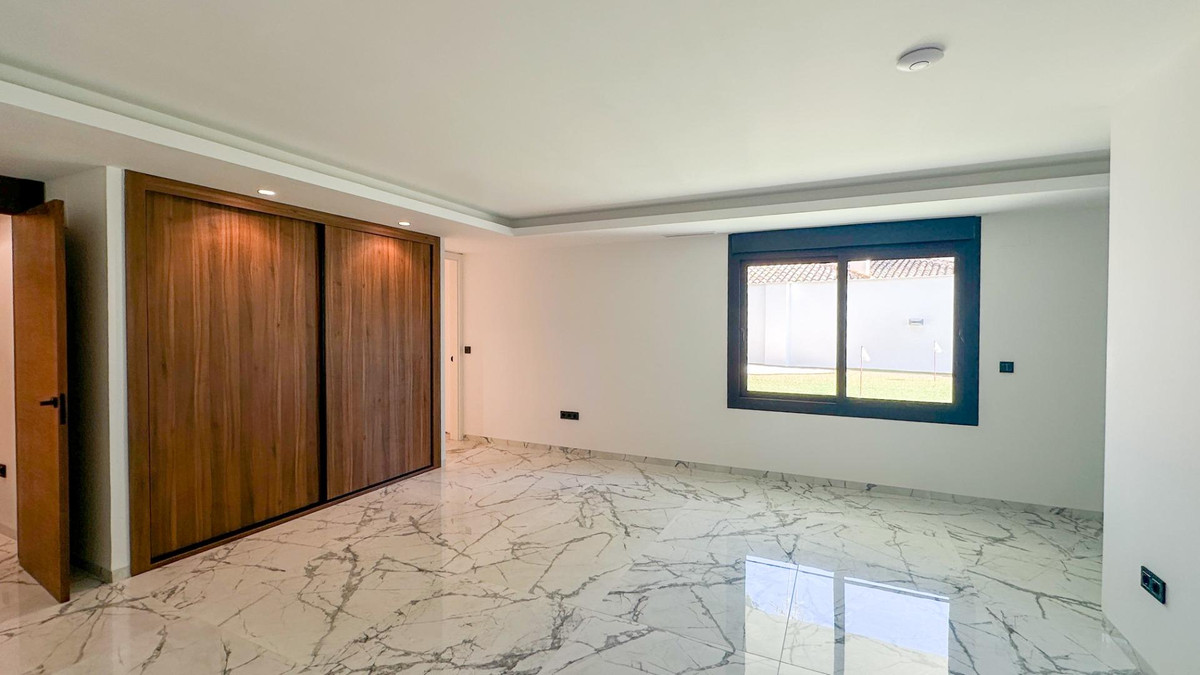 Se vende Villa - Chalet de 4 dormitorios en Costa Blanca, Alicante, España