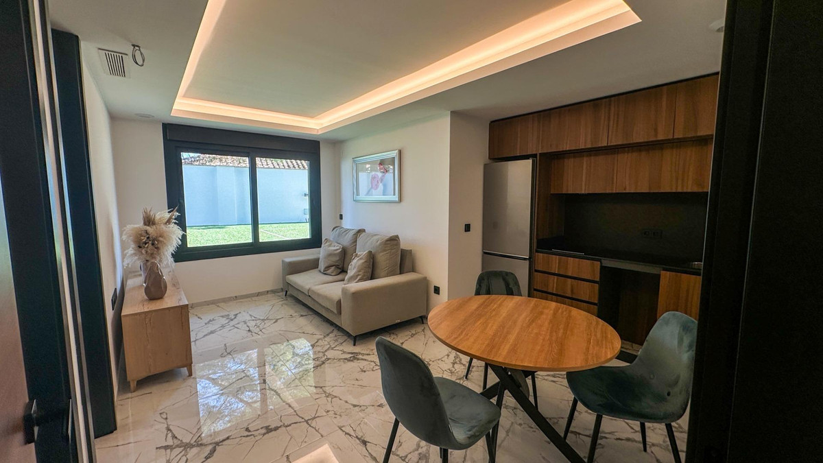 Se vende Villa - Chalet de 4 dormitorios en Costa Blanca, Alicante, España