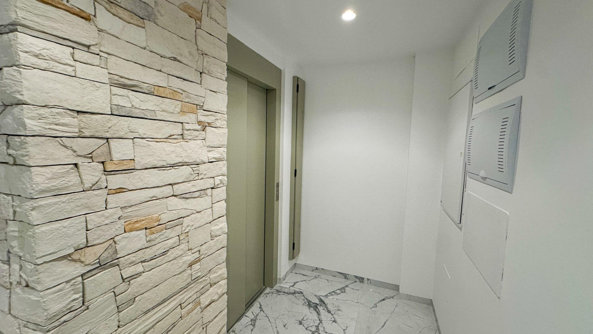 Se vende Villa - Chalet de 4 dormitorios en Costa Blanca, Alicante, España