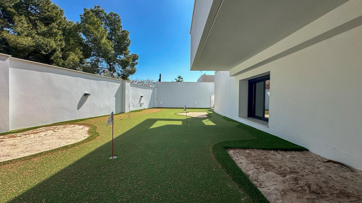 Se vende Villa - Chalet de 4 dormitorios en Costa Blanca, Alicante, España