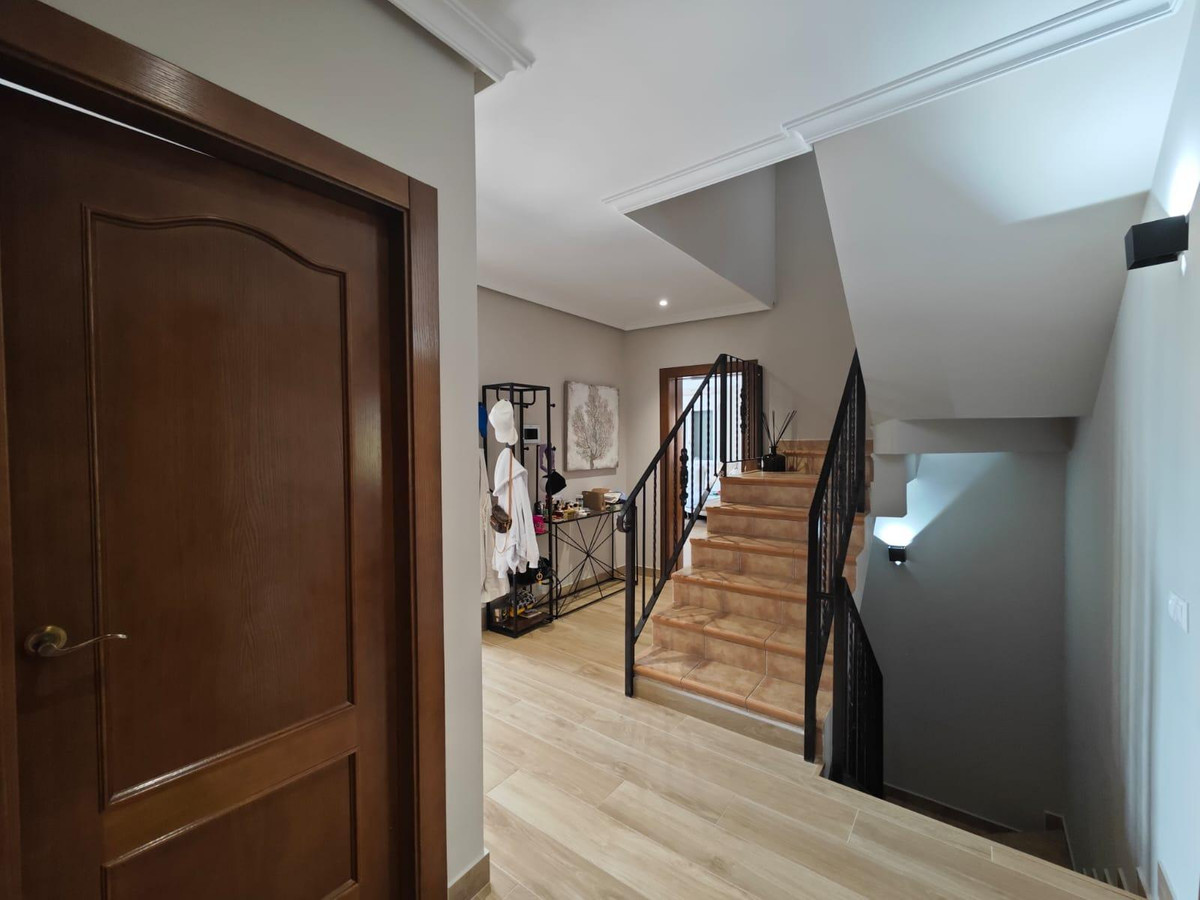 Se vende Villa - Chalet de 4 dormitorios en Costa Blanca, Alicante, España