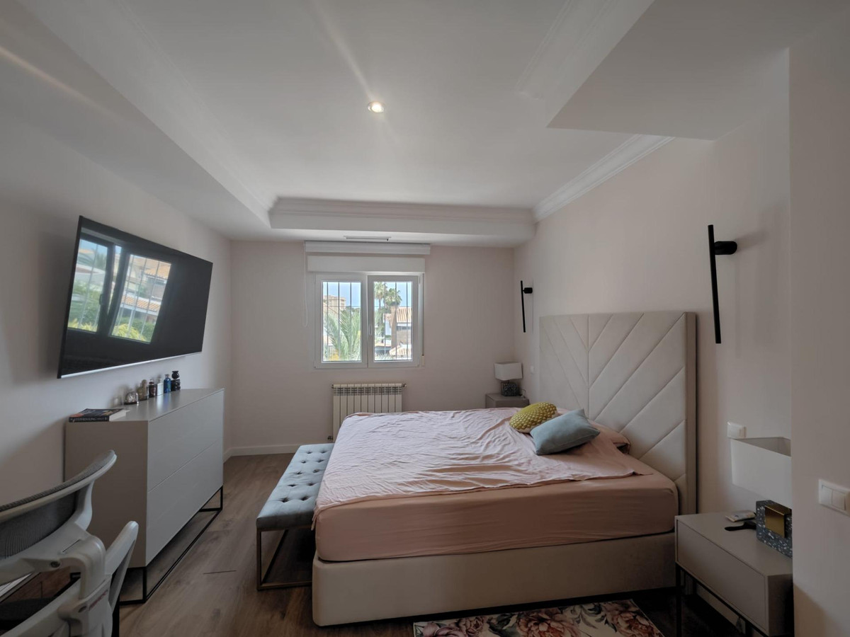 Se vende Villa - Chalet de 4 dormitorios en Costa Blanca, Alicante, España