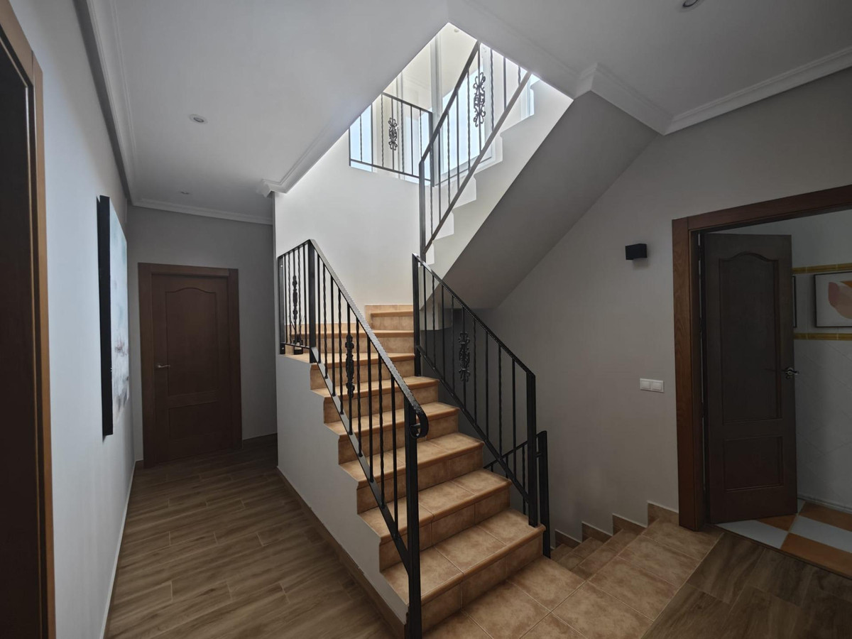 Se vende Villa - Chalet de 4 dormitorios en Costa Blanca, Alicante, España