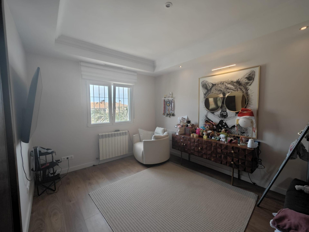 Se vende Villa - Chalet de 4 dormitorios en Costa Blanca, Alicante, España