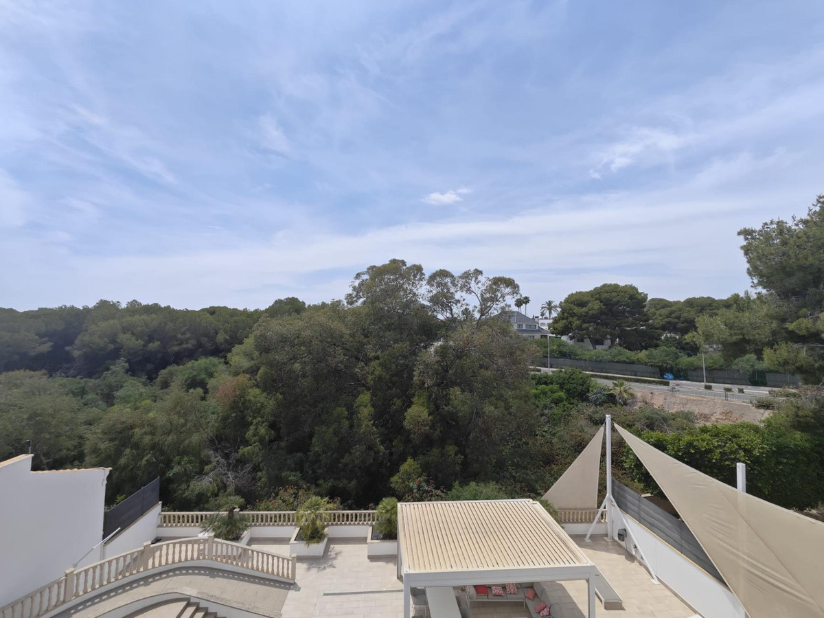 Se vende Villa - Chalet de 4 dormitorios en Costa Blanca, Alicante, España