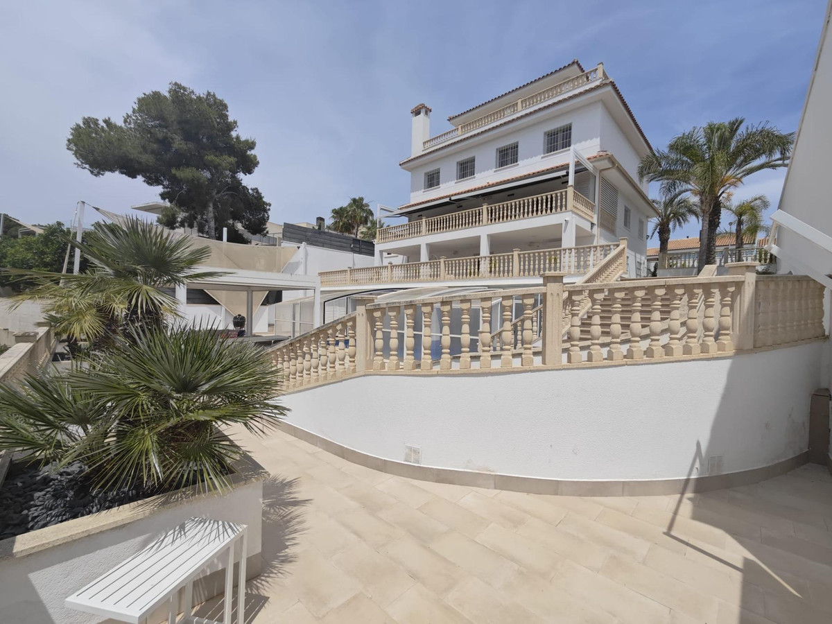 Se vende Villa - Chalet de 4 dormitorios en Costa Blanca, Alicante, España